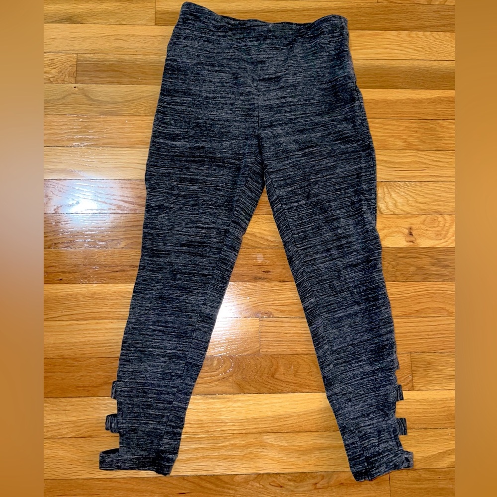 Fashionable Grey Leggings with Cutouts along the sides